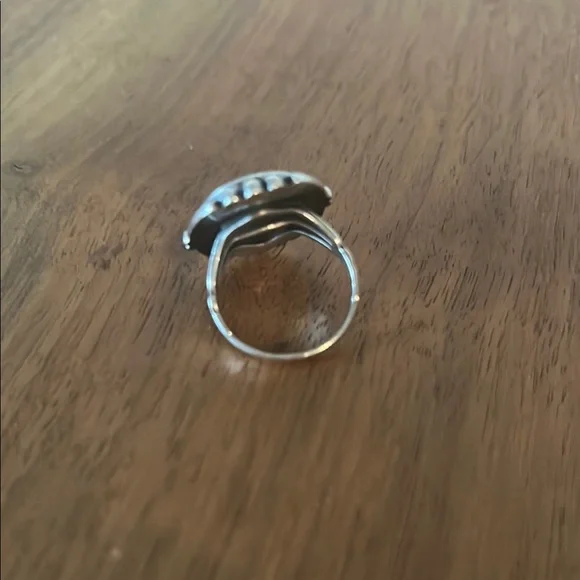 Vintage Elegant Silver and Turquoise Ring 🩵 - Picture 2 of 3